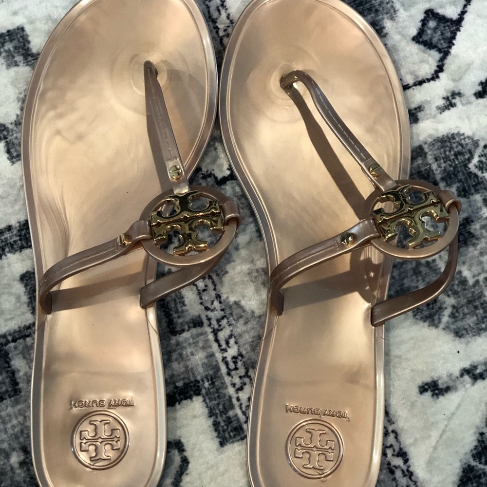 Like New! Tory Burch Jellies sandals size 9